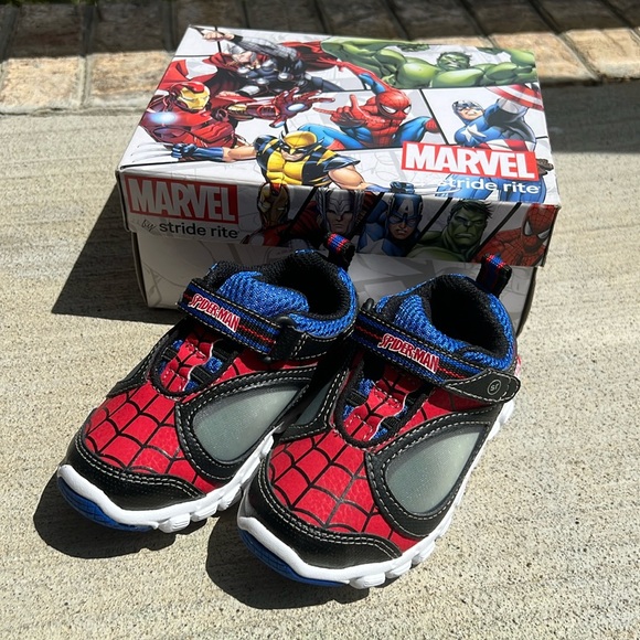 Stride Rite Marvel Light Up Spider-Man Sneakers Size 6M - Picture 1 of 8